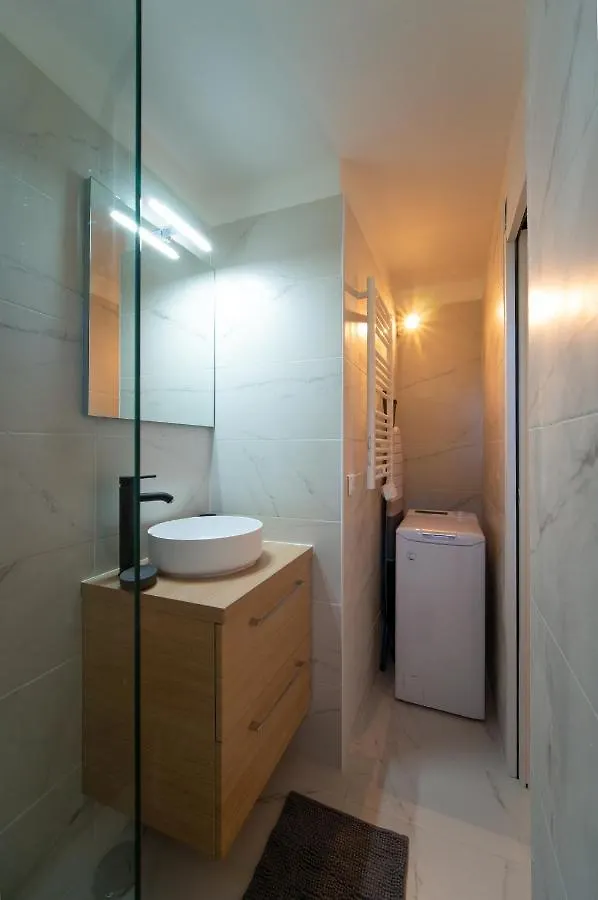 Grand Appartement 3 chambres avec clim et balcon Marseille France
