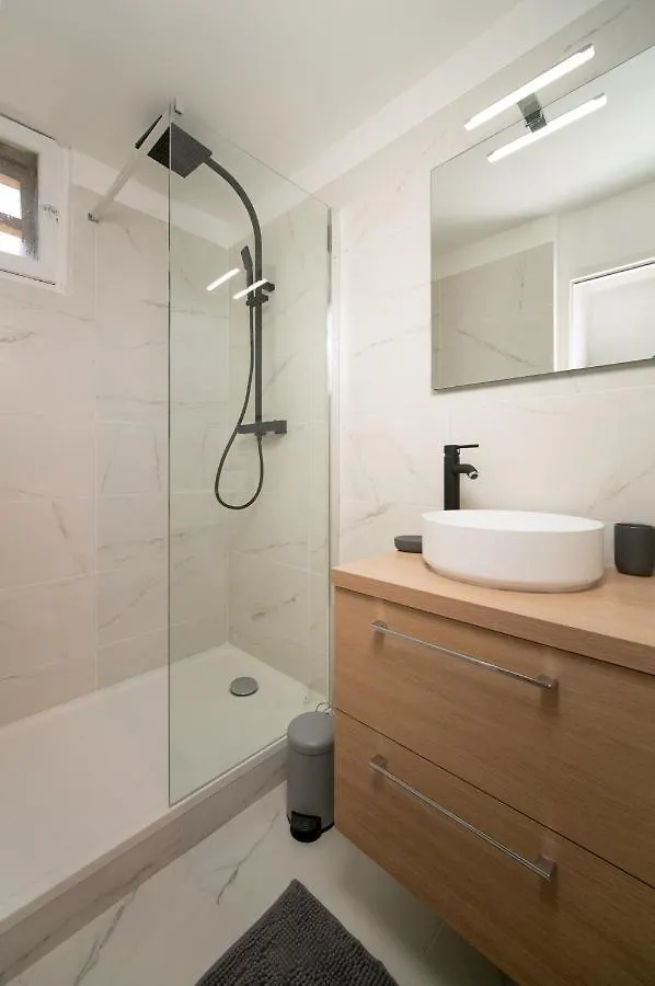 Grand Appartement 3 Chambres Avec Clim Et Balcon Marseille 0*,  Frankrig